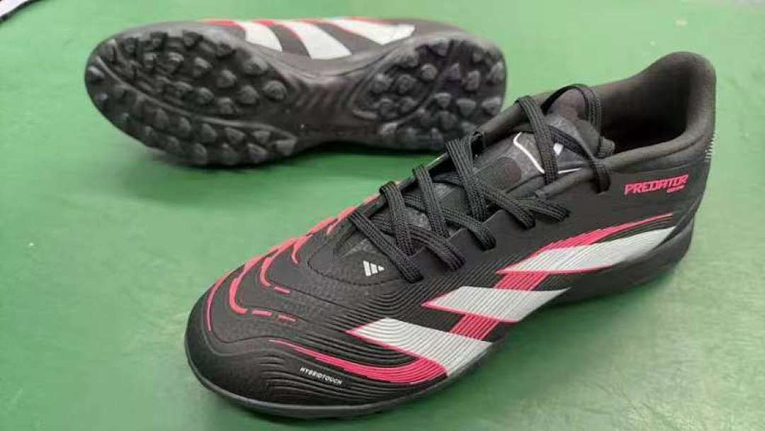 Adidas Predator accuracy+TF Boots