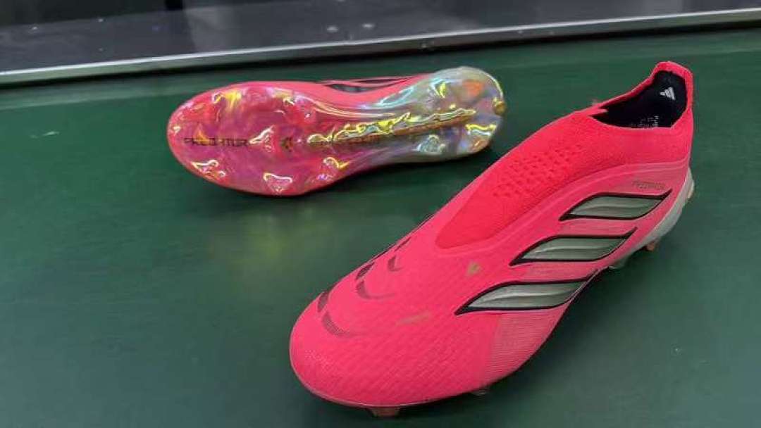 Adidas Predator Laceless 26 FG