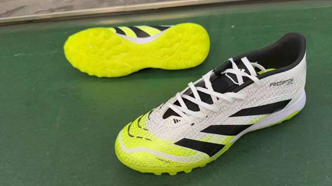 Adidas Predator accuracy+TF Boots